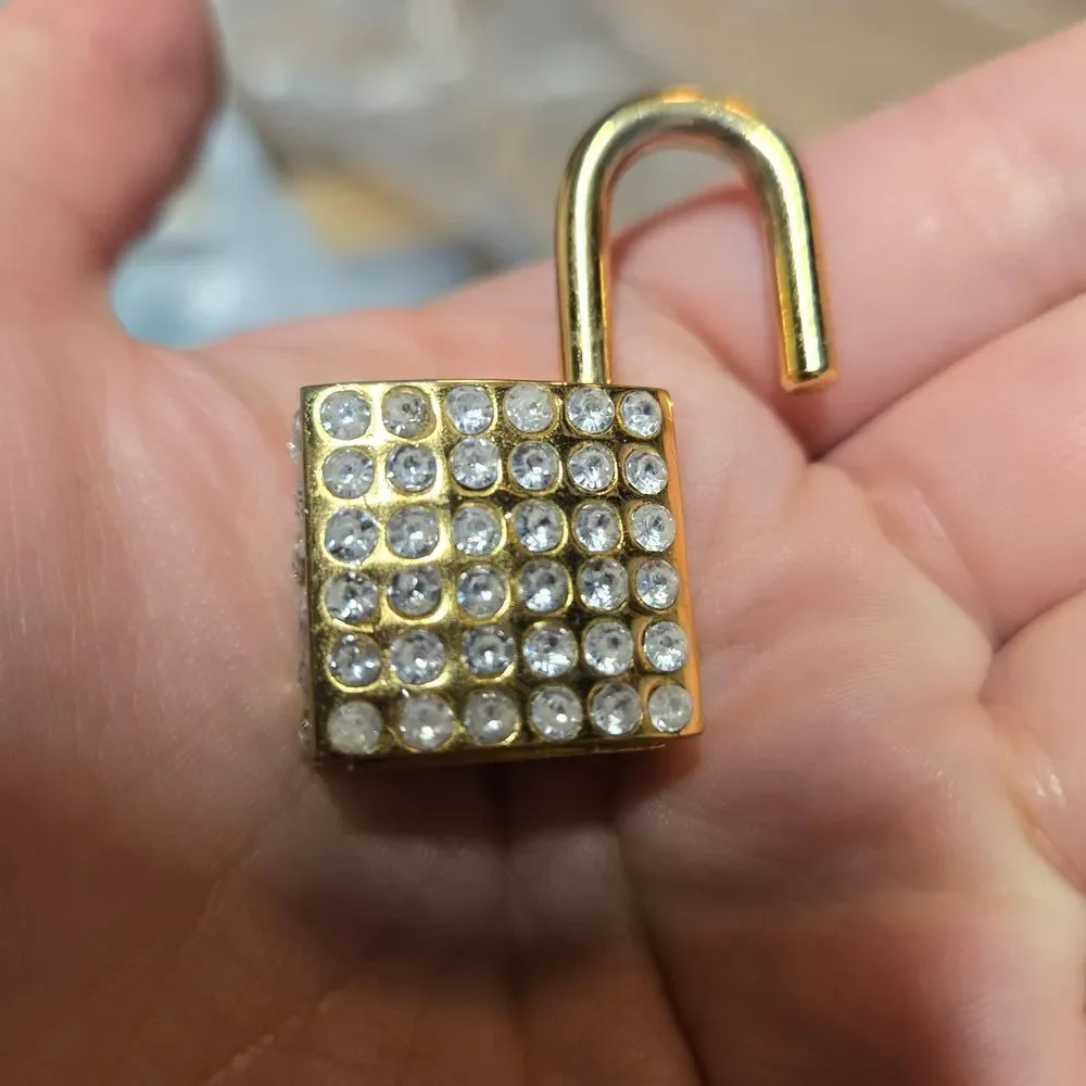 Unbranded elegant gold